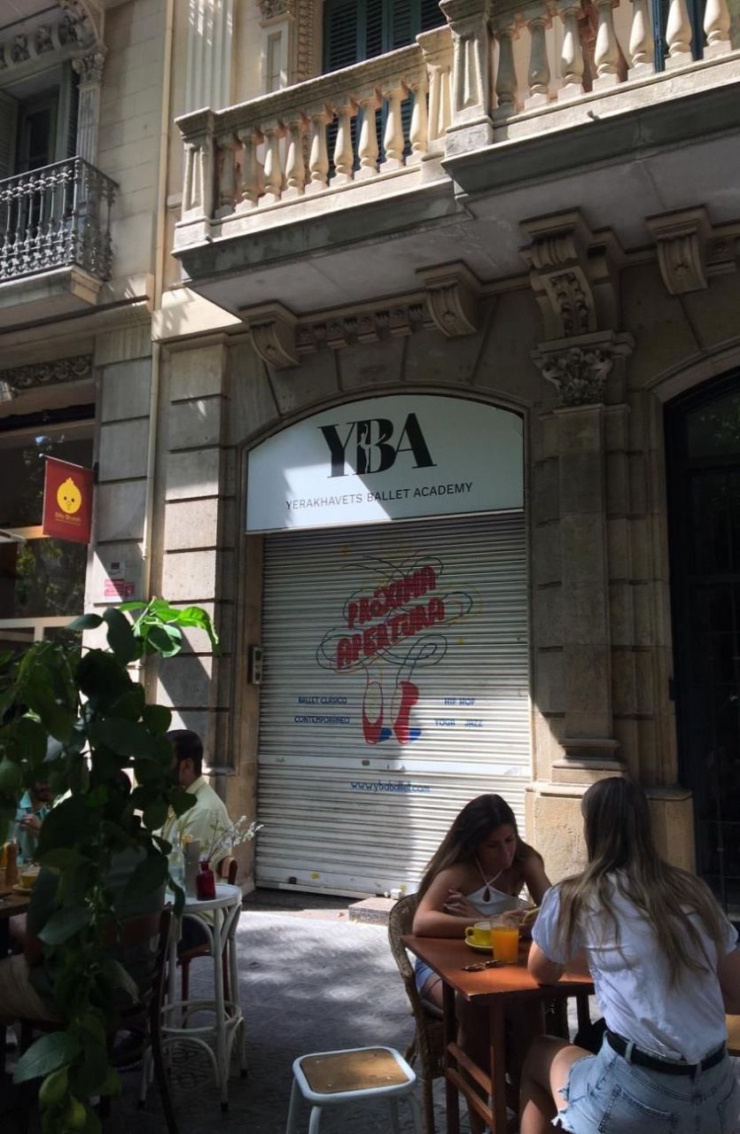 Commercial property in Barcelona, Spain, 267 sq.m - picture 1