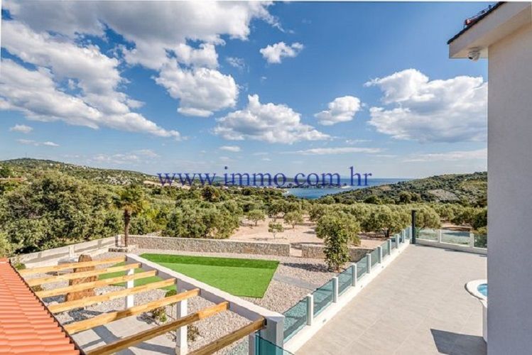 Villa in Rogoznica, Croatia, 300 sq.m - picture 1