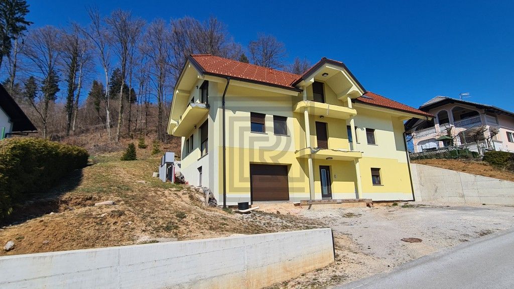 House in Ivancna Gorica, Slovenia, 290 sq.m - picture 1