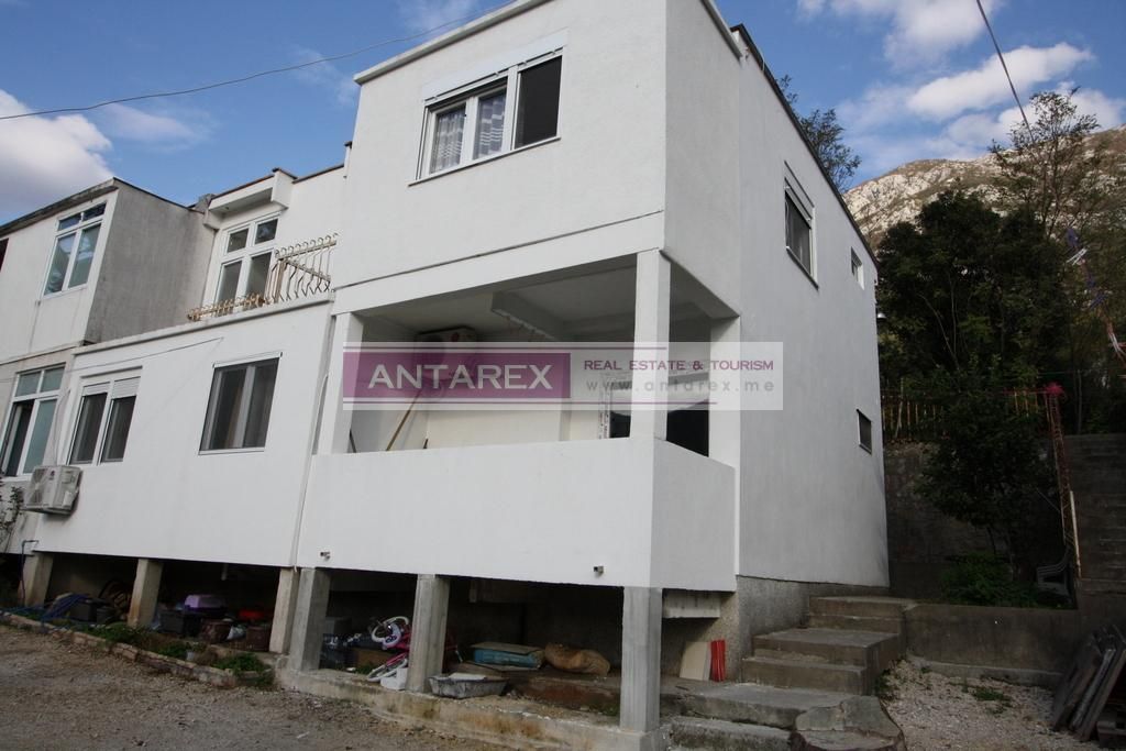 Apartment in Risan, Montenegro, 30 sq.m - picture 1