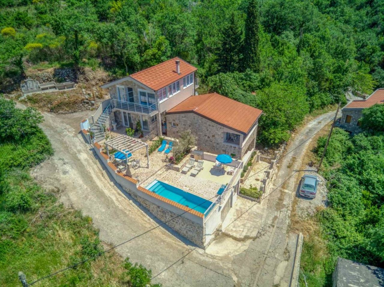 Haus in Buljarica, Montenegro, 245 m2 - Foto 1