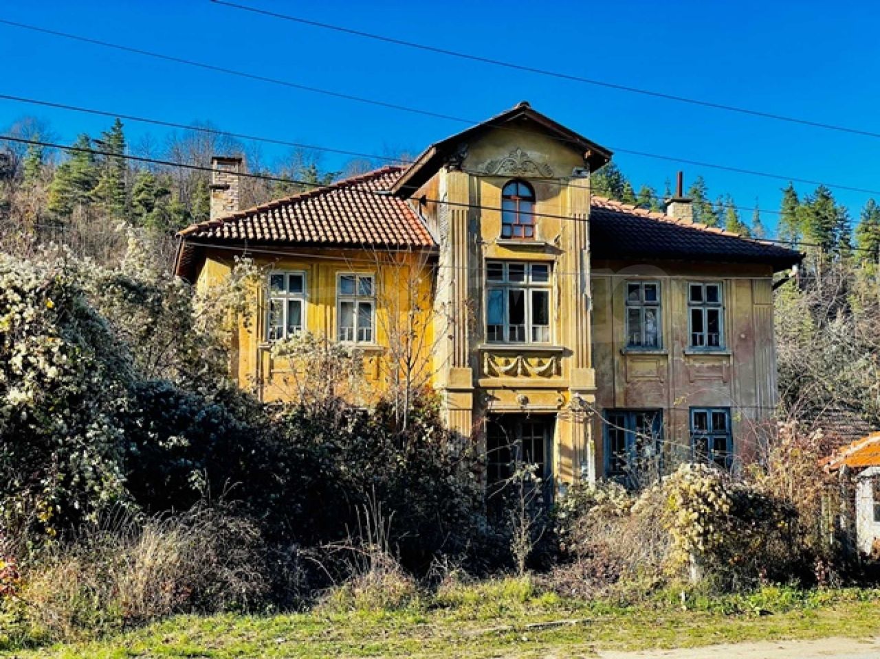 House in Tryavna, Bulgaria, 393 sq.m - picture 1