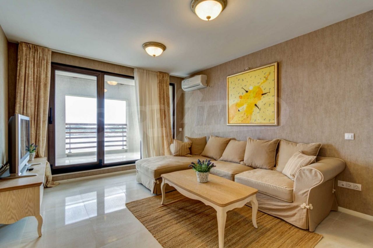 Apartment in Tsarevo, Bulgaria, 182.99 sq.m - picture 1