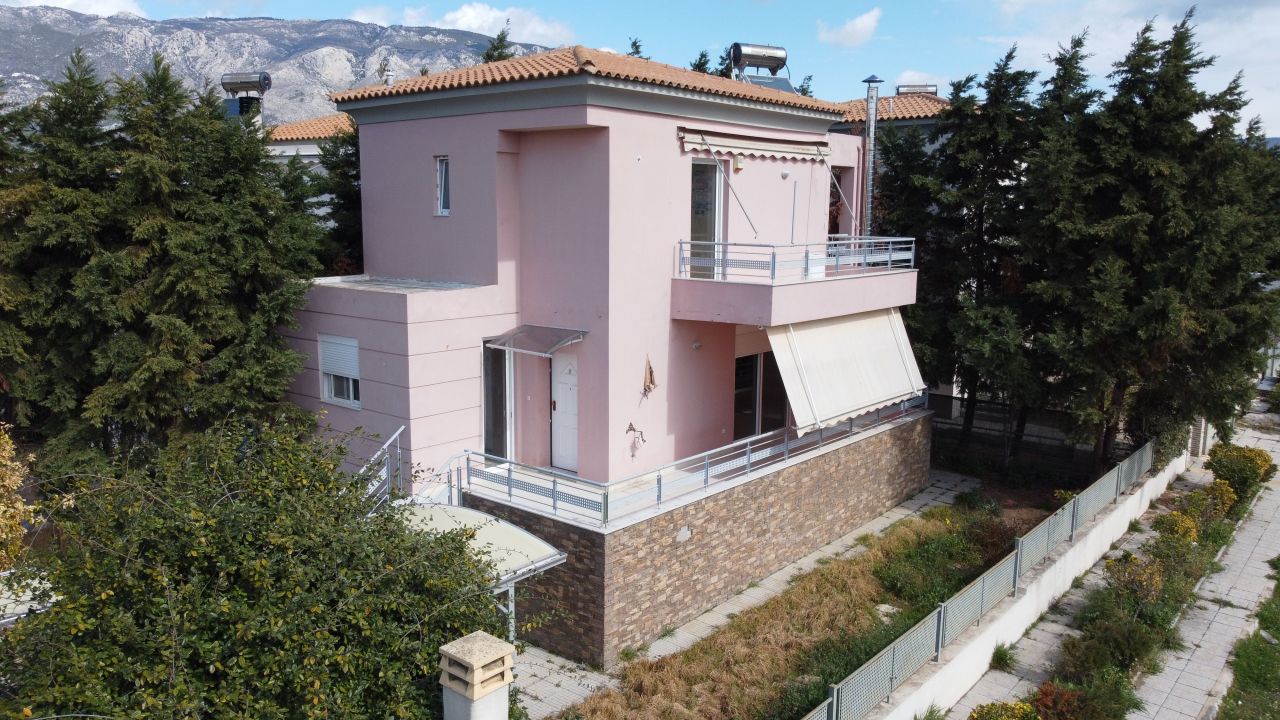 House in Loutraki, Greece, 160 sq.m - picture 1