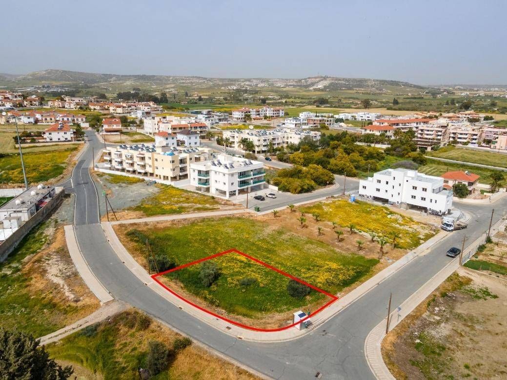Grundstück in Larnaka, Zypern, 605 m2 - Foto 1