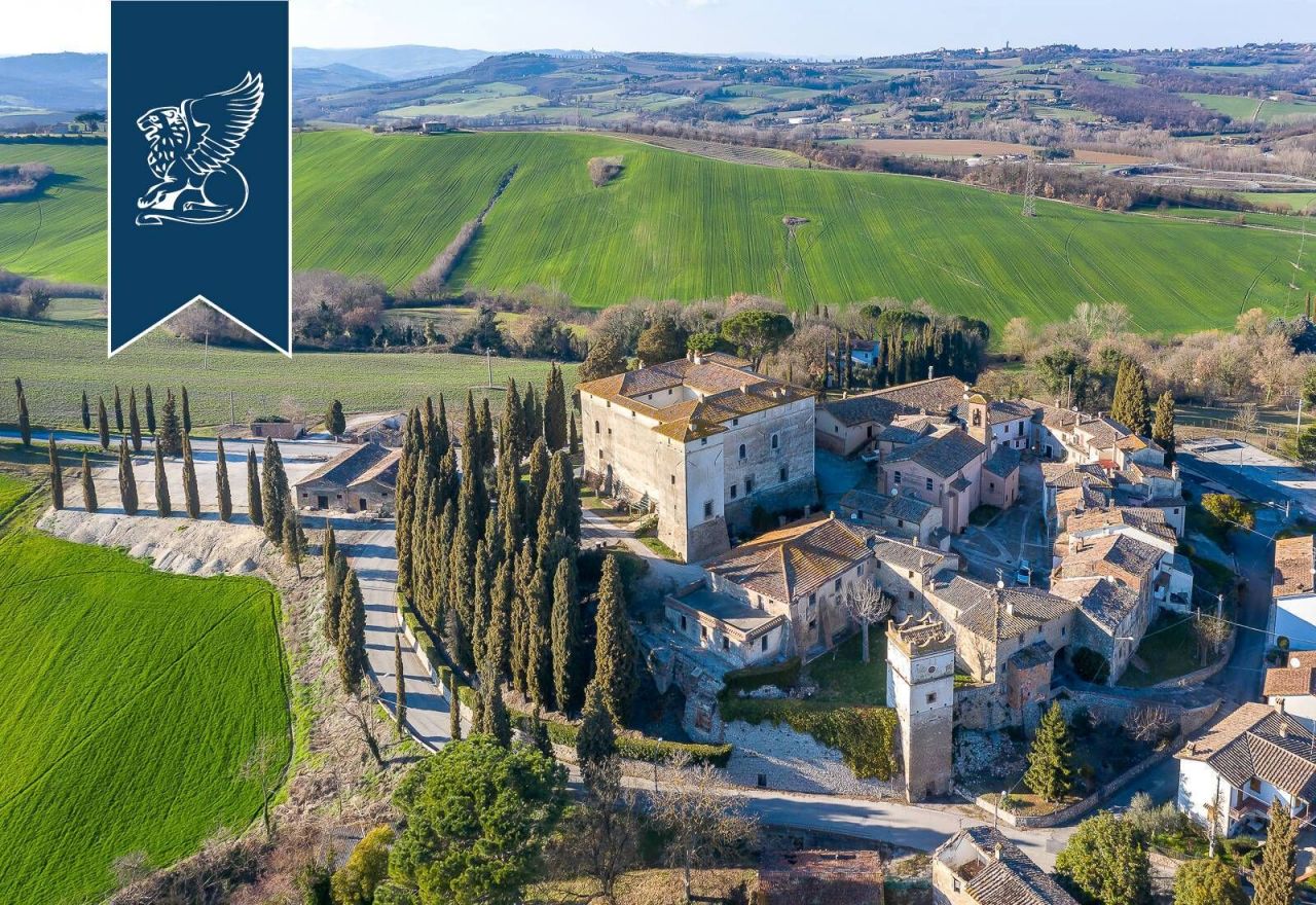 Castle in Perugia, Italy, 16 668 sq.m - picture 1