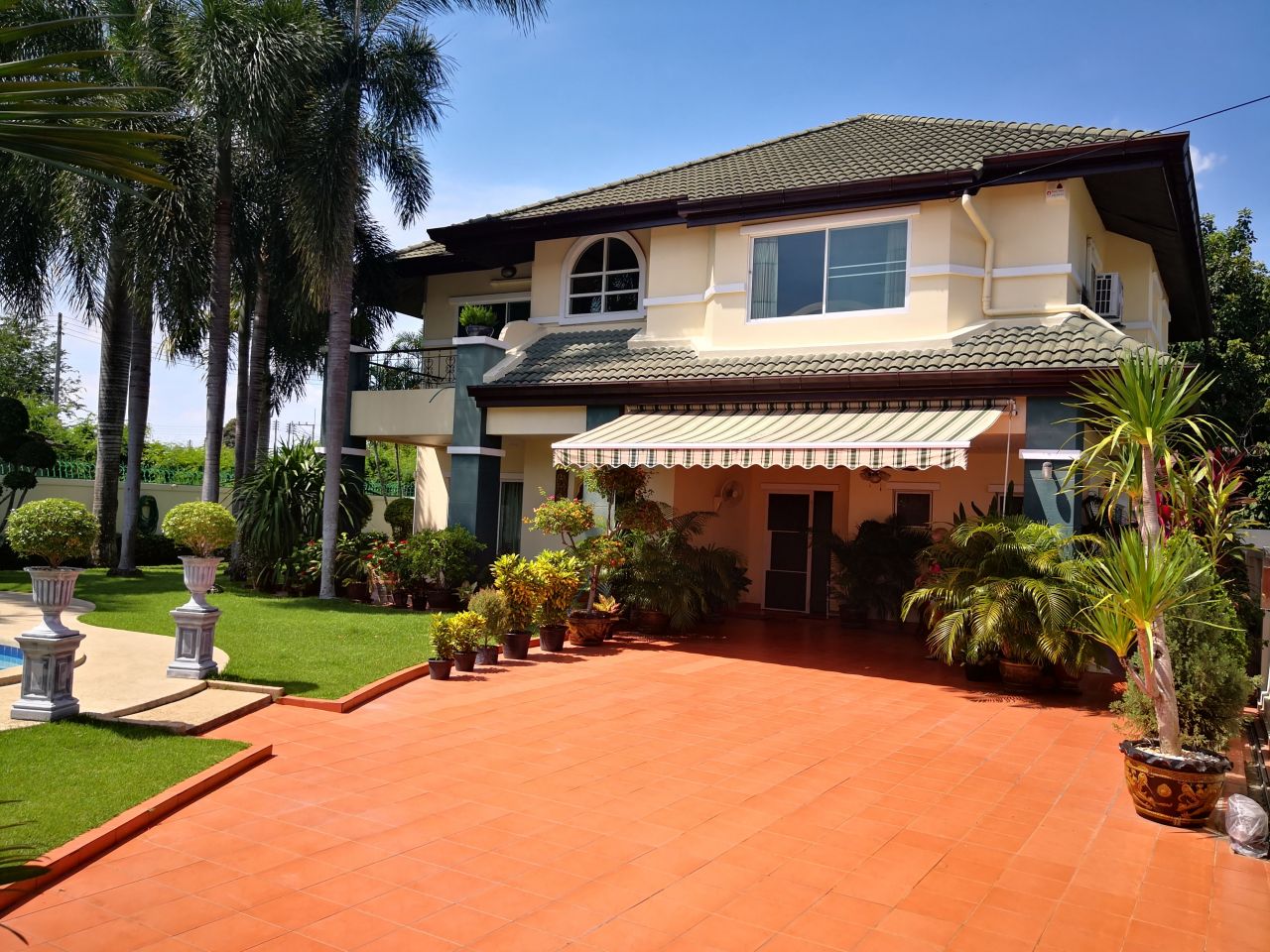 Villa in Pattaya, Thailand, 240 sq.m - picture 1