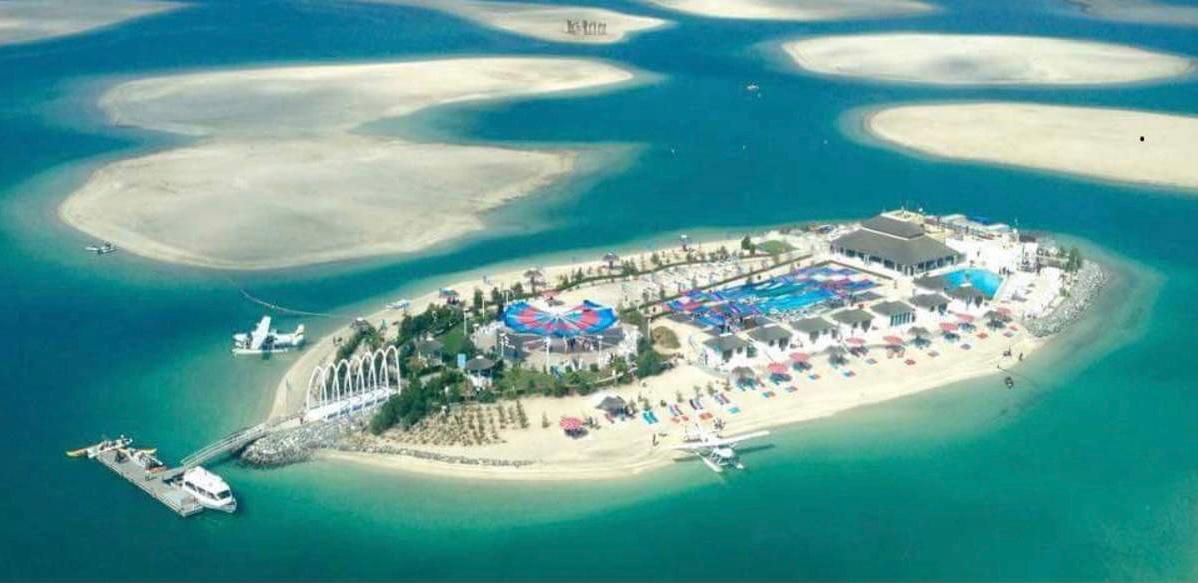 Island in Dubai, UAE, 38 941.35 sq.m - picture 1