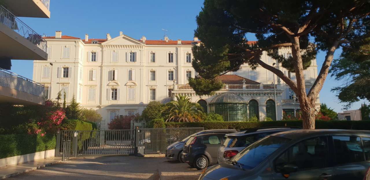 Hôtel à Cannes, France, 1 996 m2 - image 1