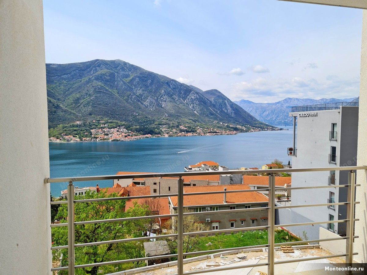 Penthouse in Dobrota, Montenegro, 58 sq.m - picture 1