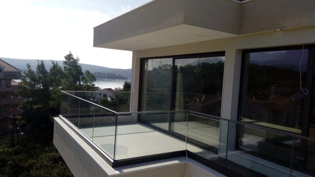 Villa in Tivat, Montenegro, 460 sq.m - picture 1