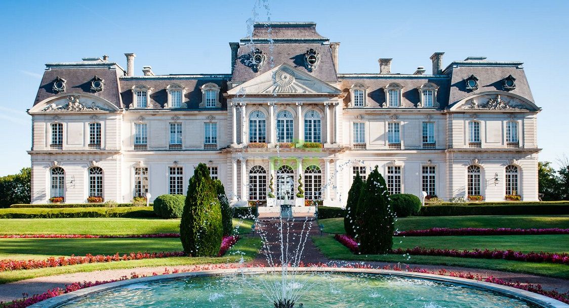 Hotel Dolina Luary, Francia, 5 600 m2 - imagen 1