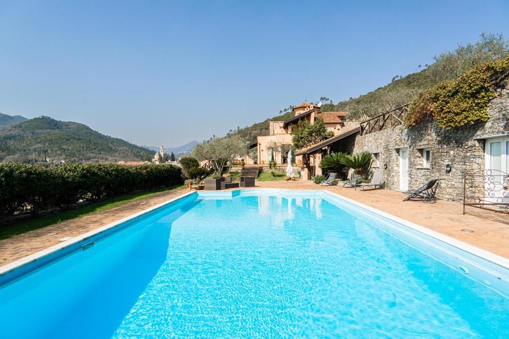Villa in Albenga, Italien, 500 m2 - Foto 1