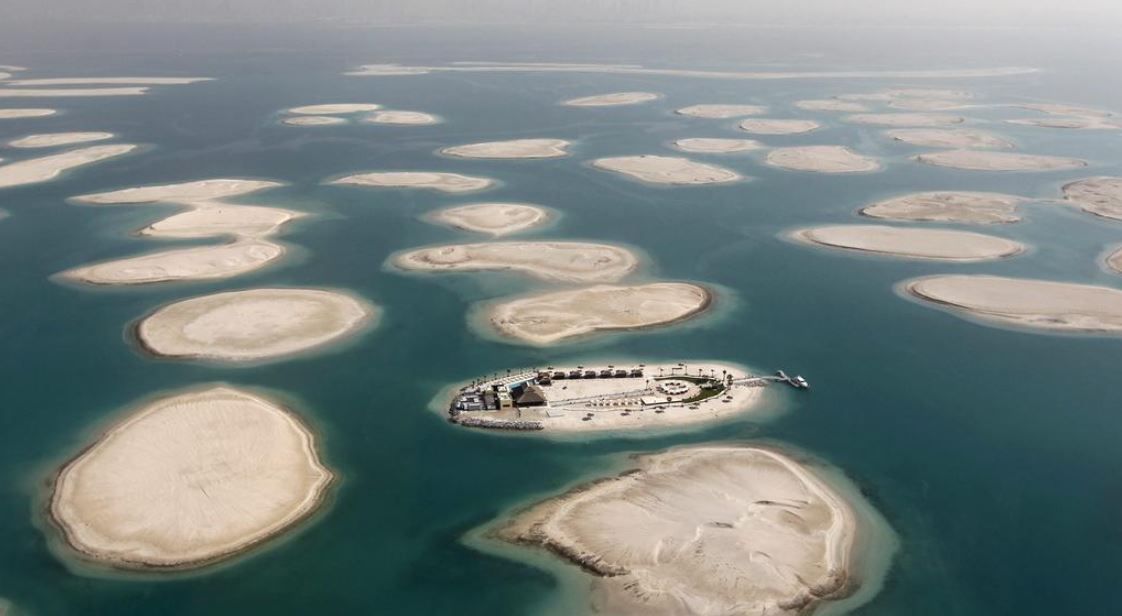 Island in Dubai, UAE, 70 181.01 sq.m - picture 1