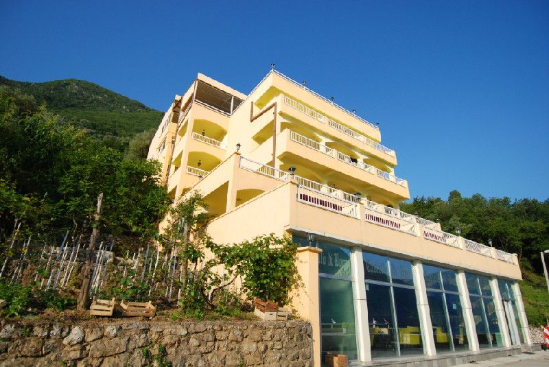 Hotel en Stoliv, Montenegro, 1 630 m2 - imagen 1