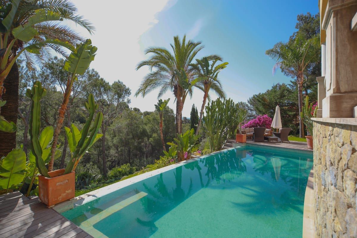 Villa in Costa d'en Blanes, Spain, 400 sq.m - picture 1