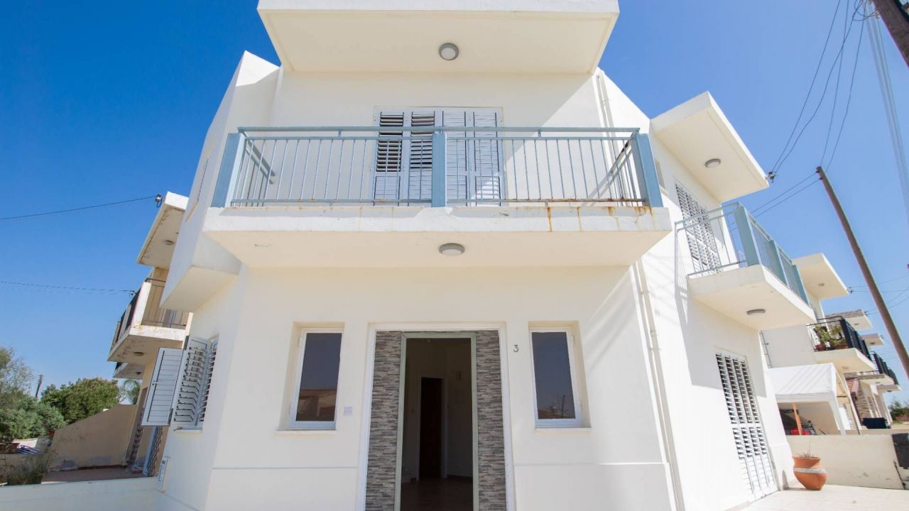 Villa in Larnaca, Cyprus, 134 sq.m - picture 1