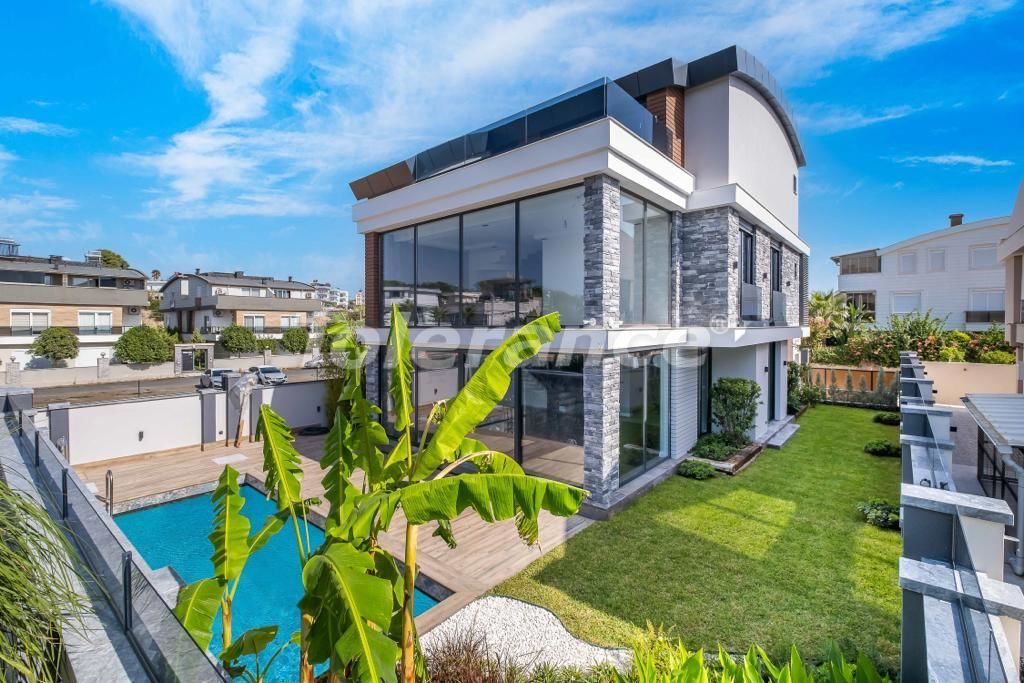 Villa en Lara, Turquia, 450 m2 - imagen 1
