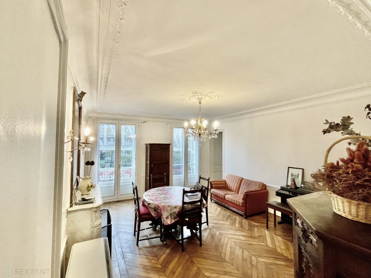 Apartment in Paris, France - picture 1