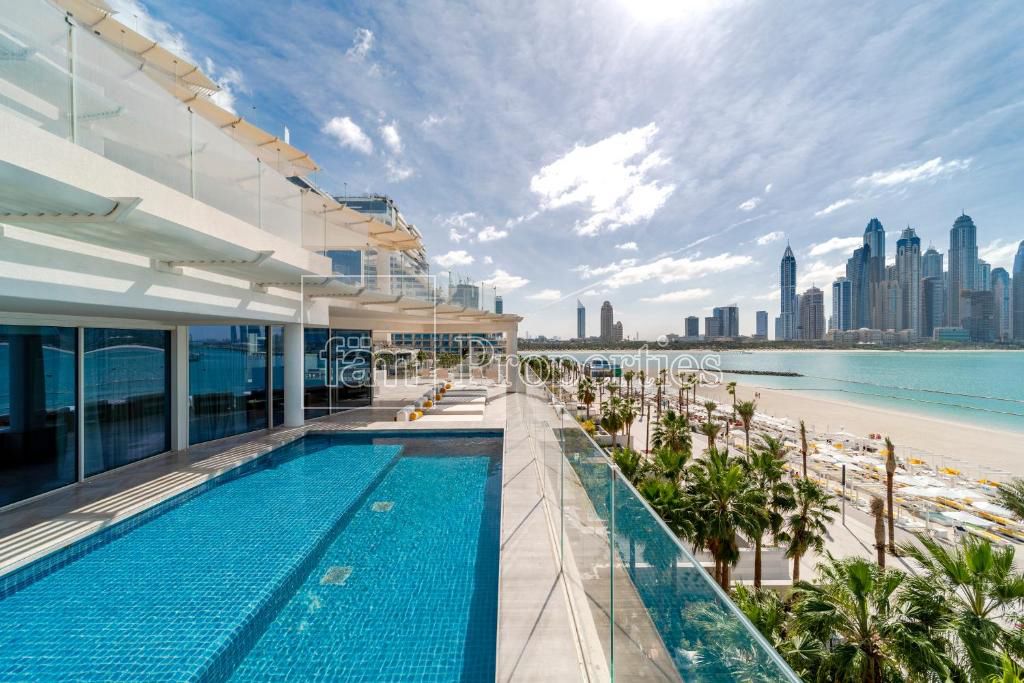 Penthouse in Dubai, UAE, 495 sq.m - picture 1