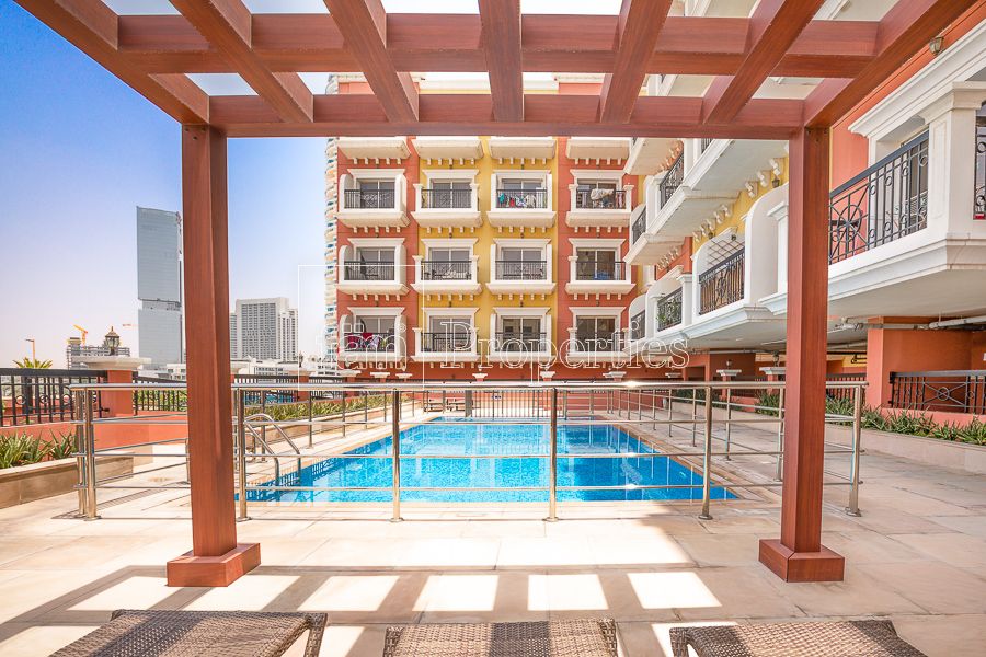 Apartment in Dubai, UAE, 55 sq.m - picture 1