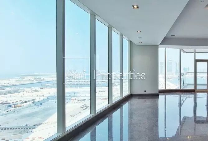 Apartment in Dubai, UAE, 586 sq.m - picture 1