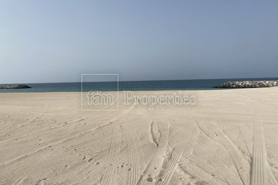 Grundstück in Dubai, VAE, 929 m2 - Foto 1