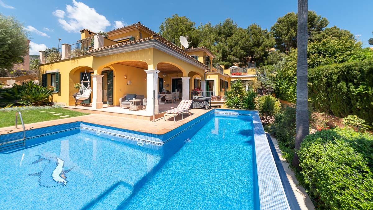 Villa in Bendinat, Spain, 452 sq.m - picture 1