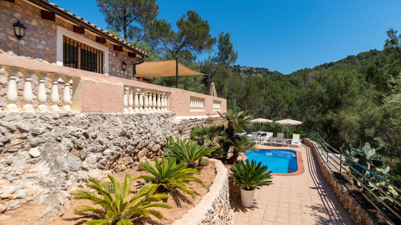 Villa Calvià, Spain, 128 sq.m - picture 1