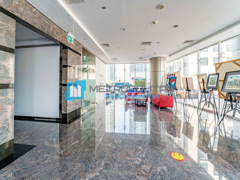 Office in Dubai, UAE, 1 061.41 sq.m - picture 1