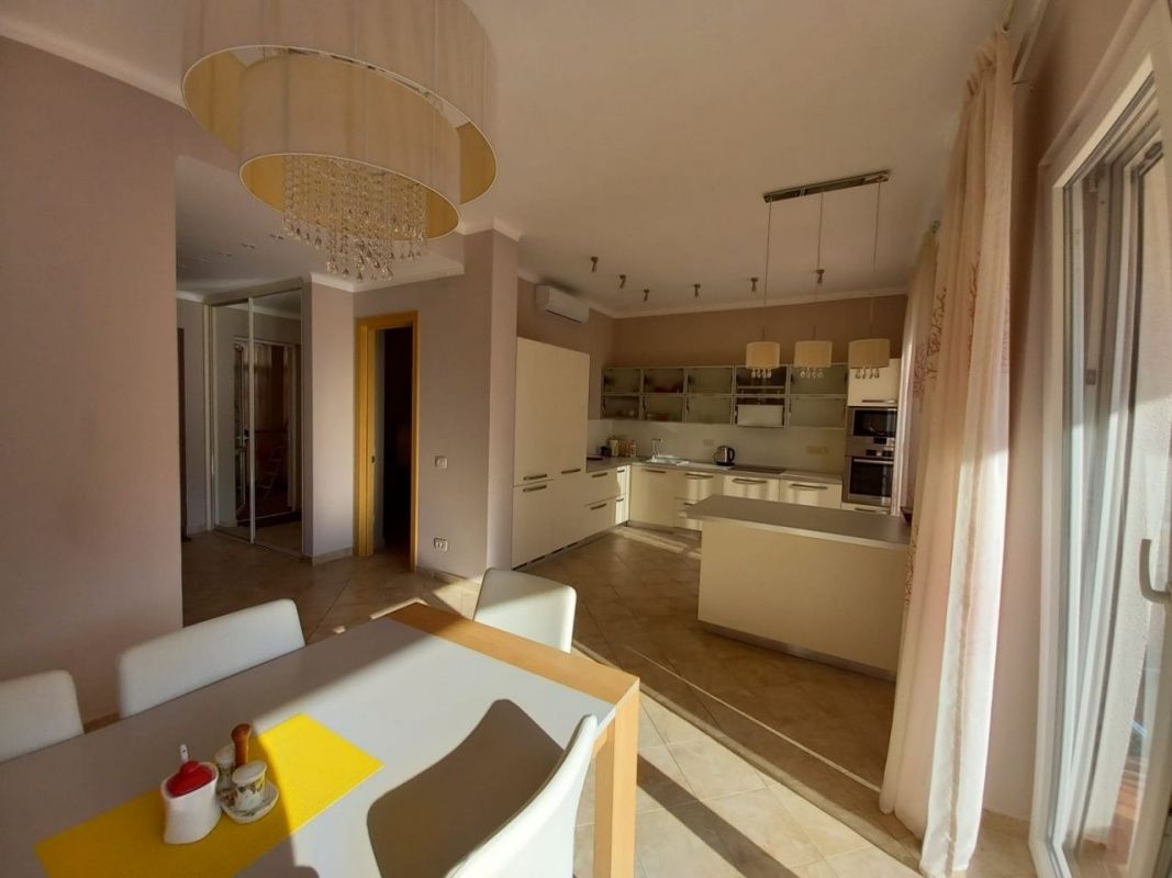 Wohnung in Kotor, Montenegro, 127 m2 - Foto 1