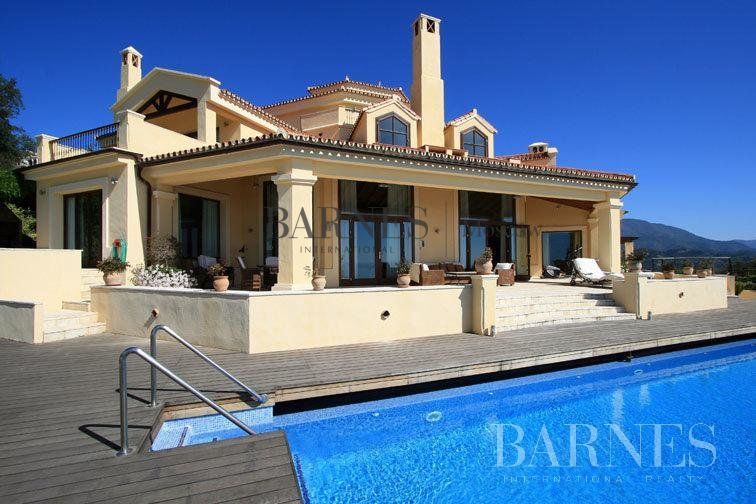House in Benahavis, Spain, 6 599 sq.m - picture 1