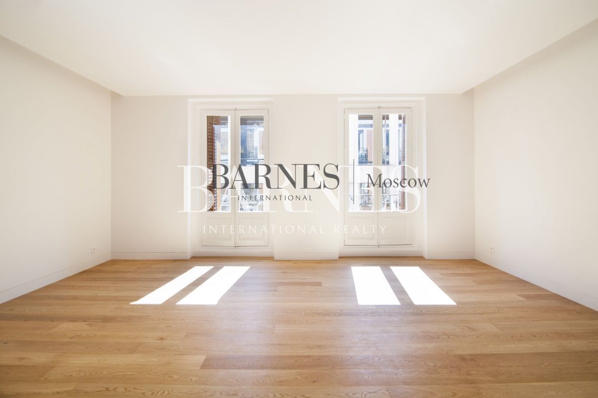 Flat in Madrid, Spain, 177 sq.m - picture 1