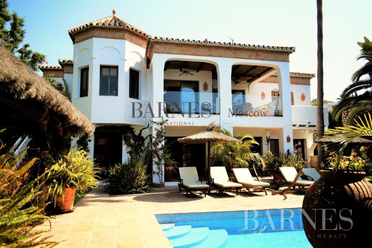 House in Marbella, Spain, 600 sq.m - picture 1