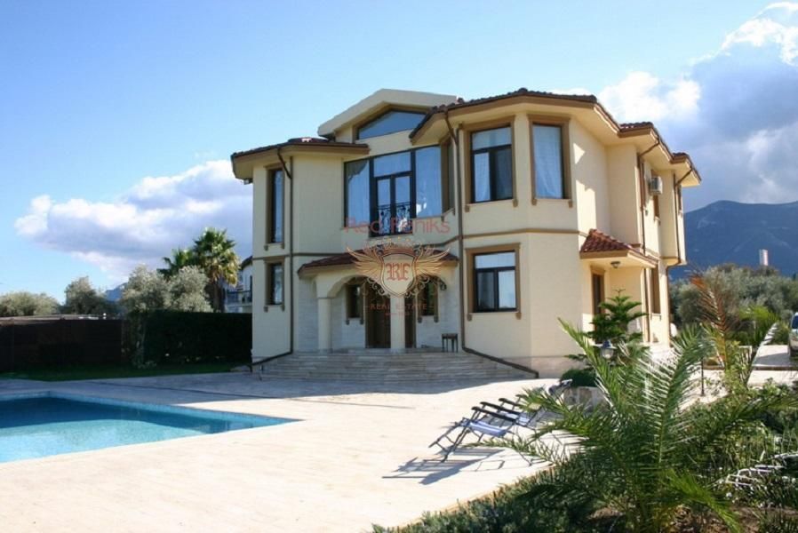 House in Kyrenia, Cyprus, 450 sq.m - picture 1