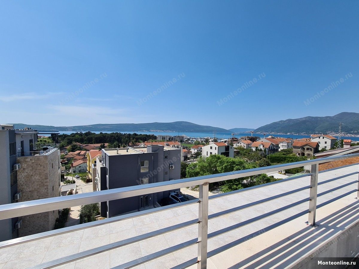 Penthouse in Tivat, Montenegro, 88 sq.m - picture 1