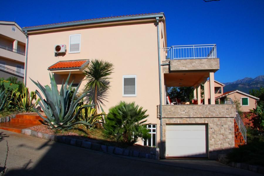 Villa à Krasici, Monténégro, 275 m2 - image 1