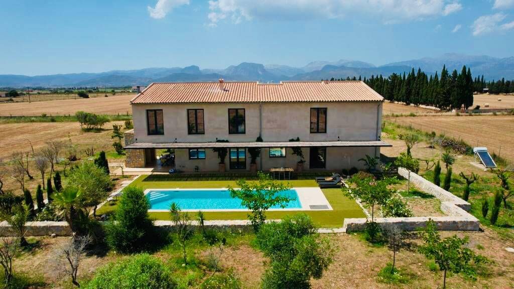 Villa in Binisalem, Spain, 287 sq.m - picture 1