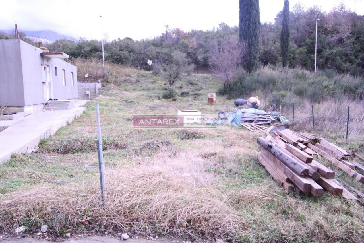 Land in Igalo, Montenegro, 350 sq.m - picture 1