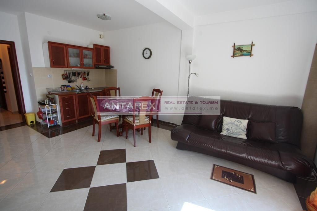 Apartment in Igalo, Montenegro, 69 sq.m - picture 1