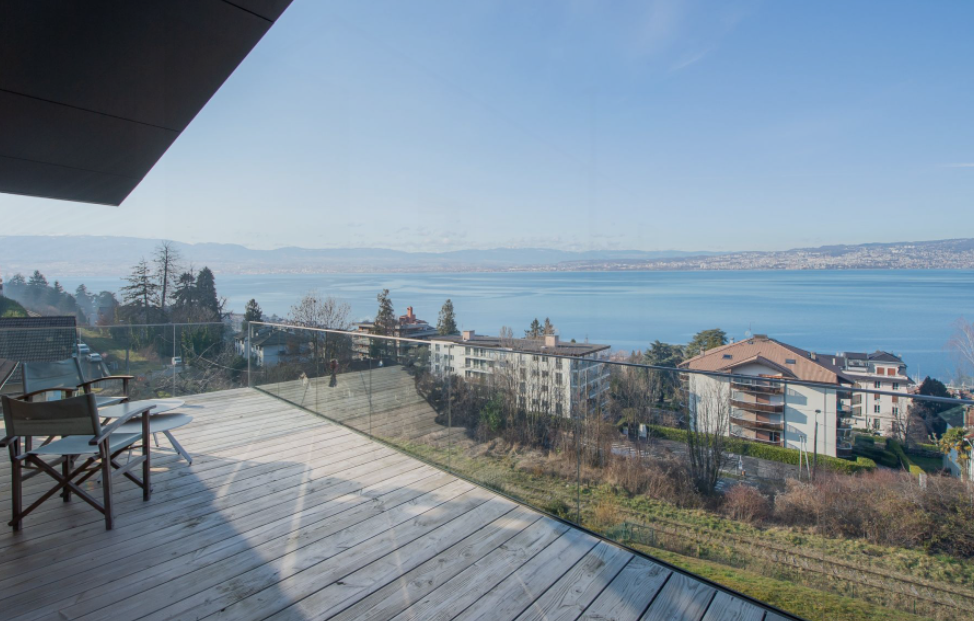 House in Evian-les-Bains, France, 135 sq.m - picture 1