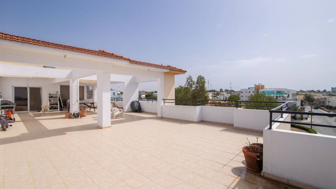 Appartement à Larnaca, Chypre, 99 m2 - image 1