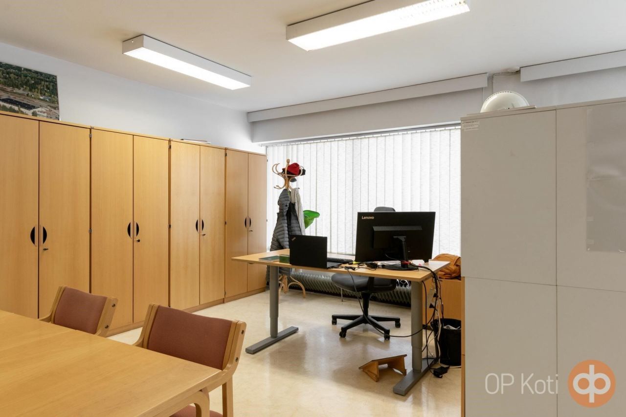 Office in Varkaus, Finland, 90 sq.m - picture 1