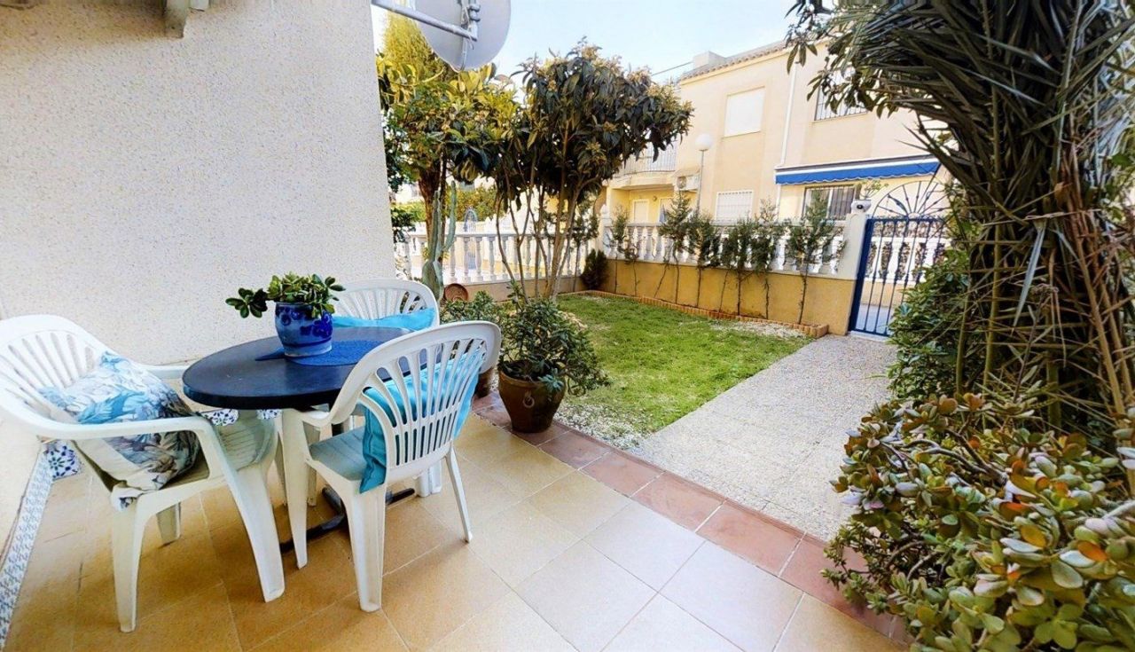 Bungalow in Torrevieja, Spain, 55 sq.m - picture 1