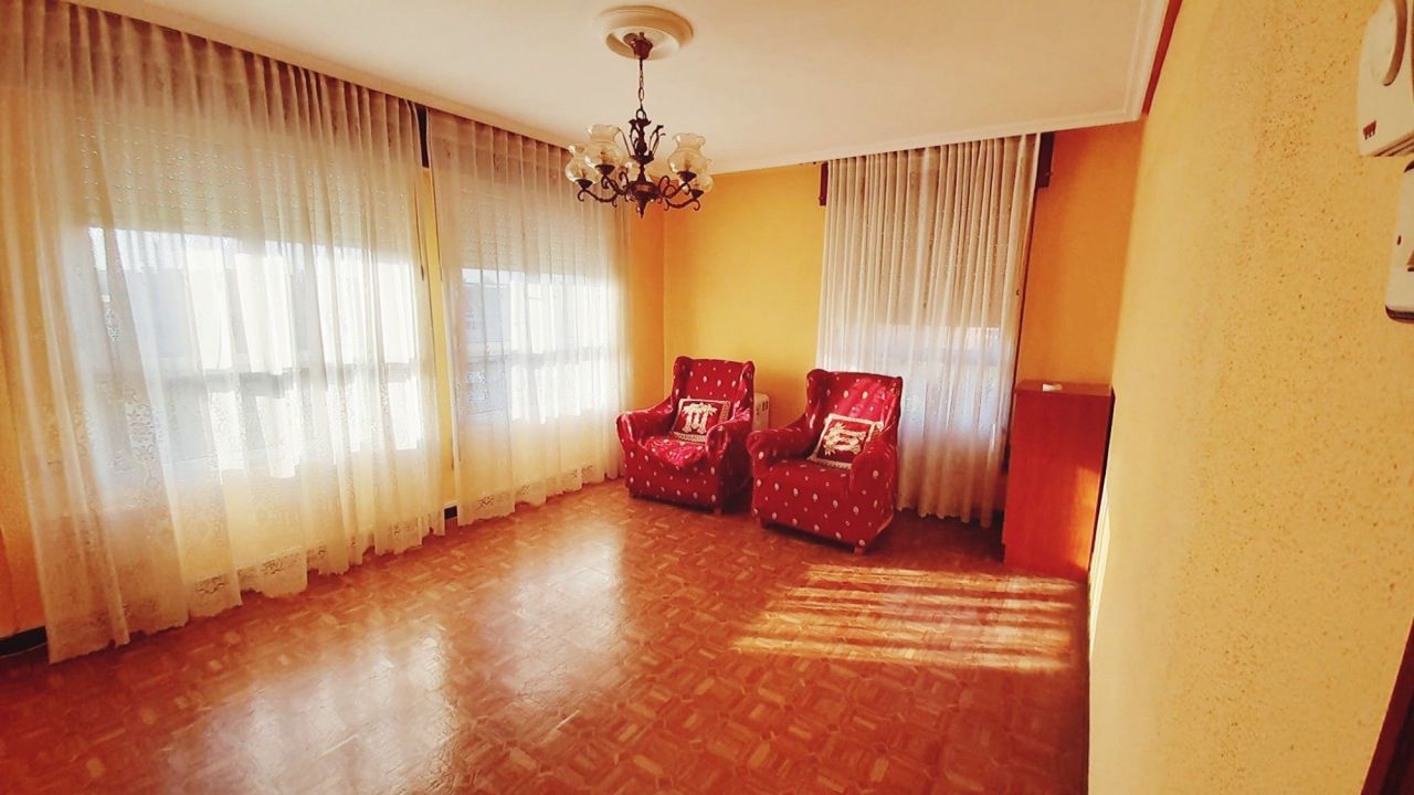 Appartement à Gijon, Espagne, 61 m2 - image 1