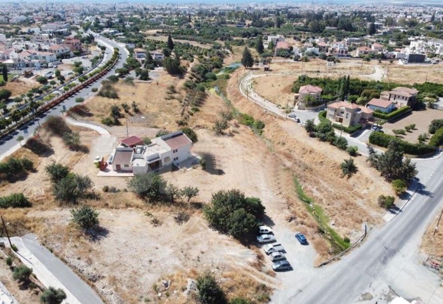 Land in Limassol, Cyprus, 3 613 sq.m - picture 1