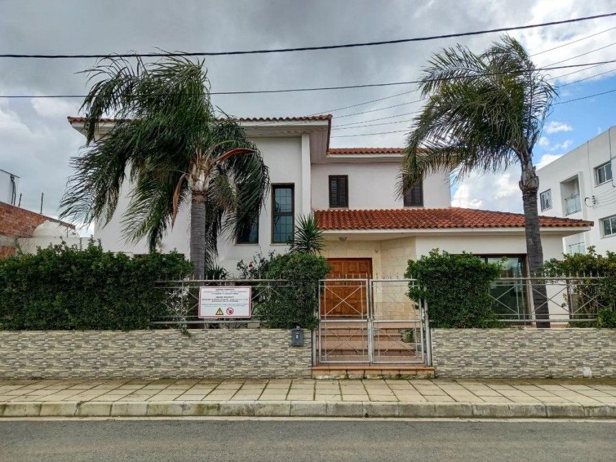 Villa in Nicosia, Cyprus, 215 sq.m - picture 1