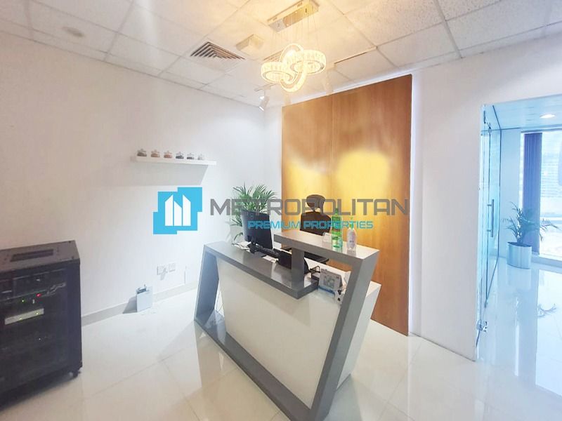 Office in Dubai, UAE, 105 sq.m - picture 1