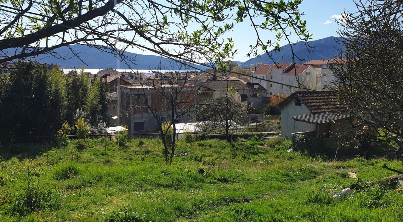 Land in Tivat, Montenegro, 770 sq.m - picture 1