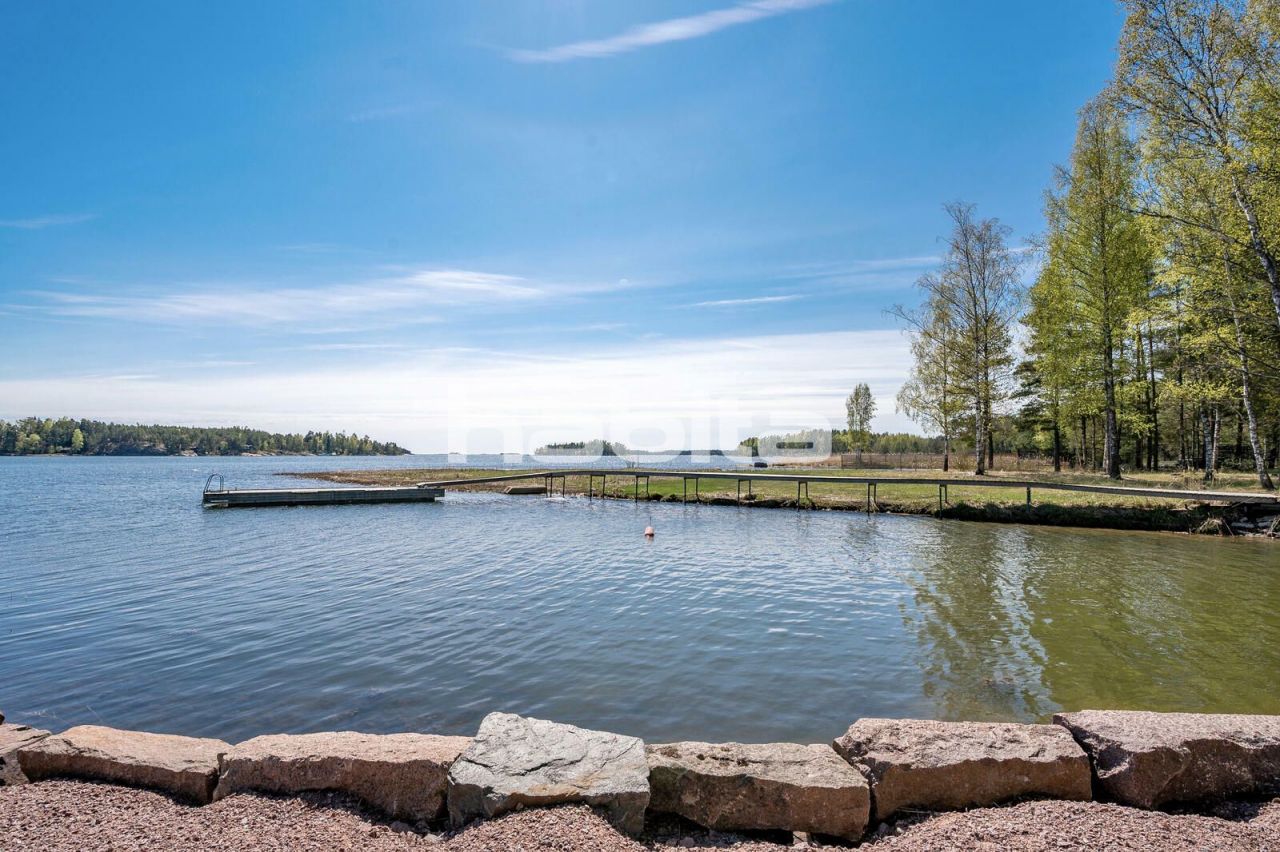Terrain à Kirkkonummi, Finlande, 6 823 m2 - image 1